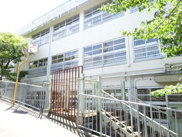 枚岡東小学校の画像1