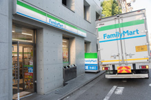 ファミリーマート 神宮前五丁目店