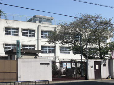 高井田西小学校の画像1