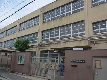 荒川小学校の画像1