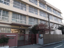 俊徳中学校