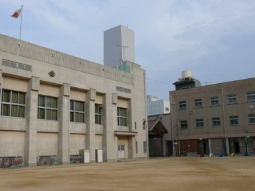 東小橋小学校の画像1