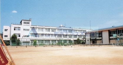 大阪市立新生野中学校の画像1