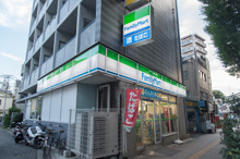 コンビニエンスストア ファミリーマート 明大前店