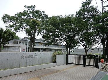 多摩市立多摩第一小学校の画像1