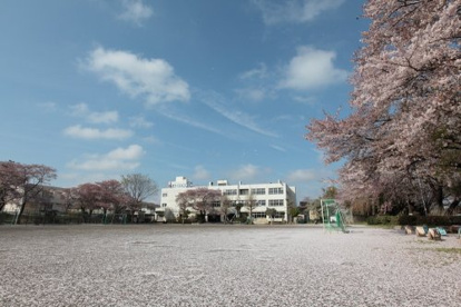 稲城市立稲城第二小学校の画像1