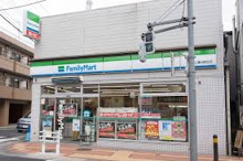 コンビニエンスストア ファミリーマート 三鷹台駅北店