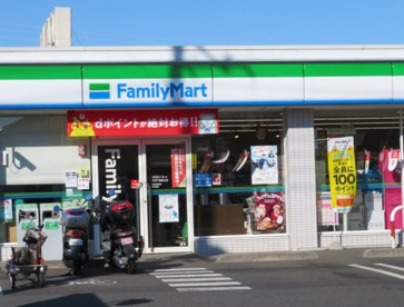 ファミリーマート 大和下鶴間北店の画像1
