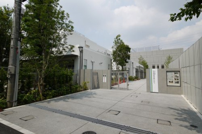 杉並区立新泉和泉小学校（杉並区立杉並和泉学園小学部）の画像1