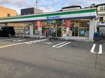 ファミリーマート 豊中緑丘店