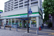 ファミリーマートＪＲ伊丹駅前店
