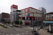 西友川西店