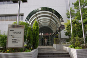 川西市立中央図書館