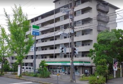 ファミリーマート 吹田青葉丘店の画像1