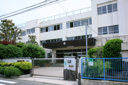 雪谷中学校の画像1