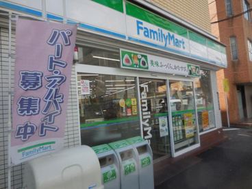 ファミリーマート 江東境川店の画像1