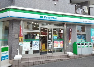 ファミリーマート あざみ野二丁目店の画像1