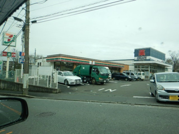 セブンイレブン 横浜左近山団地店の画像1