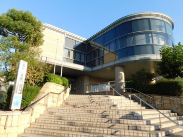 箕面市立 西南図書館の画像1