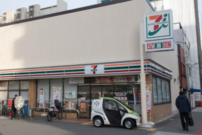 セブンイレブン 大阪中本5丁目店の画像1