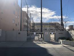 川口市立青木中央小学校の画像1
