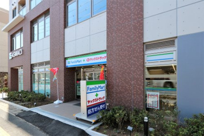 ファミリーマート ヤックスドラッグ浦安東野店の画像1