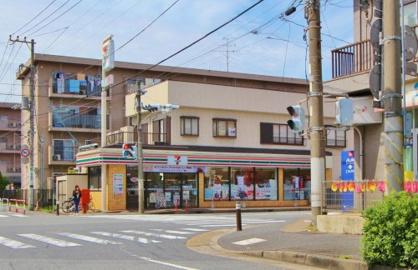 セブンイレブン 市川本塩店の画像1