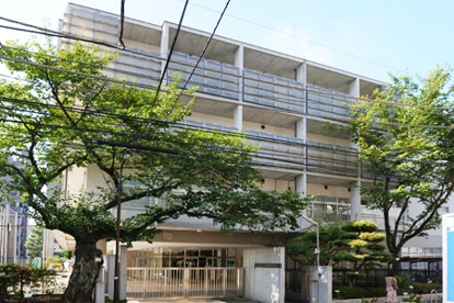 西新宿中学校の画像1