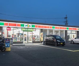 ファミリーマート 摂津新在家一丁目店の画像1