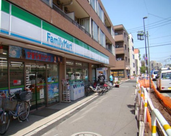 ファミリーマート さんみせ大谷口店の画像1
