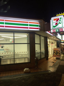 セブンイレブン 東三国御堂筋店の画像1