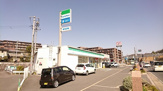 コンビニエンスストア ファミリーマート生駒辻町店