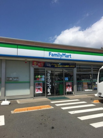 ファミリーマート 東村山久米川町店の画像1