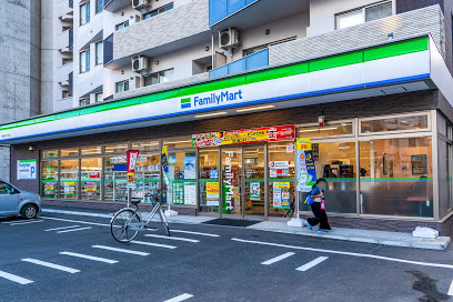 ファミリーマート 札幌麻生町5丁目店の画像1