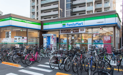 ファミリーマート 今里駅前店の画像1