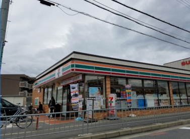 セブンイレブン 高槻城東町店の画像1