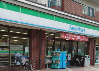 ファミリーマート 長柄店の画像1