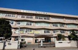 上尾市立鴨川小学校の画像1
