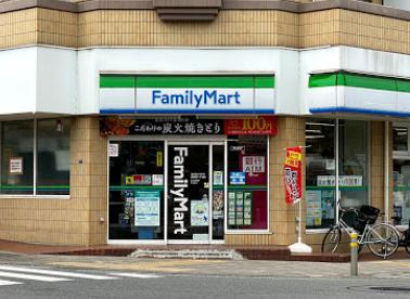 ファミリーマート 武蔵境二丁目店の画像1
