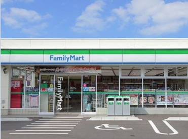 ファミリーマート東二見店の画像1