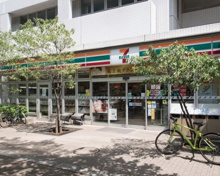 ファミリーマート グローバルフロントタワー店