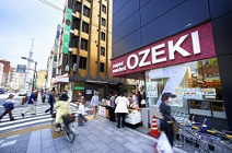 オオゼキ　浅草雷門店