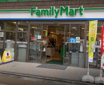 ファミリーマート学芸大学駅西店の画像1