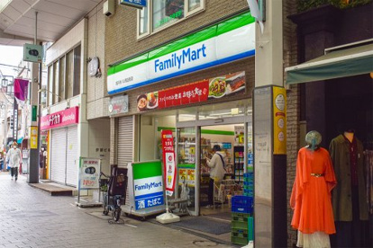ファミリーマート 高円寺パル商店街店の画像1