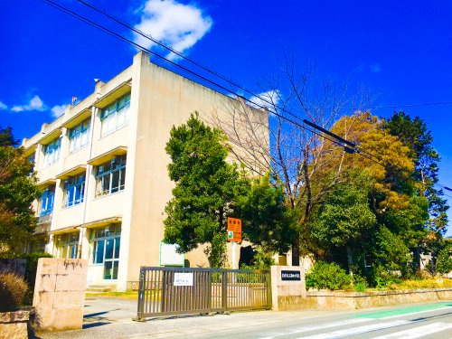 鈴鹿市立石薬師小学校の画像