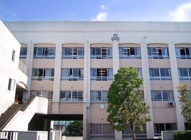 西高津中学校の画像1