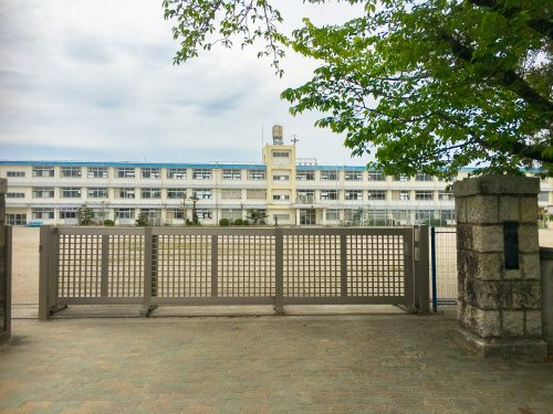 鈴鹿市立牧田小学校の画像