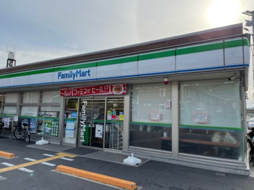 ファミリーマート 東野駅東店の画像1