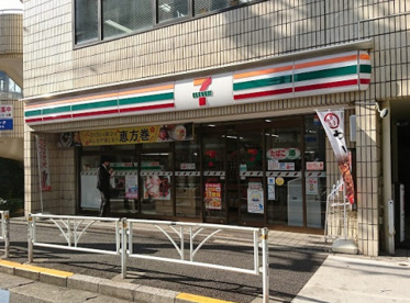 セブン-イレブン 渋谷神宮前２丁目西店の画像1