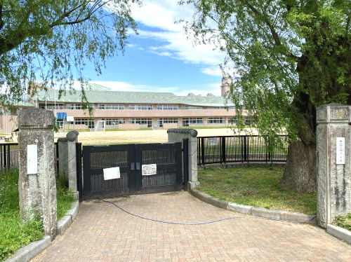 亀山市立神辺小学校の画像